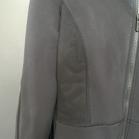 Lululemon Mesh Detailed Zip Up Jacket - Picture 3 of 6